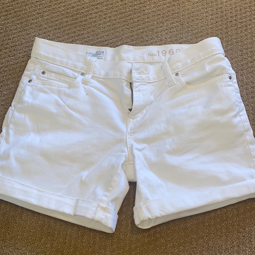 GAP white sexy boyfriend shorts